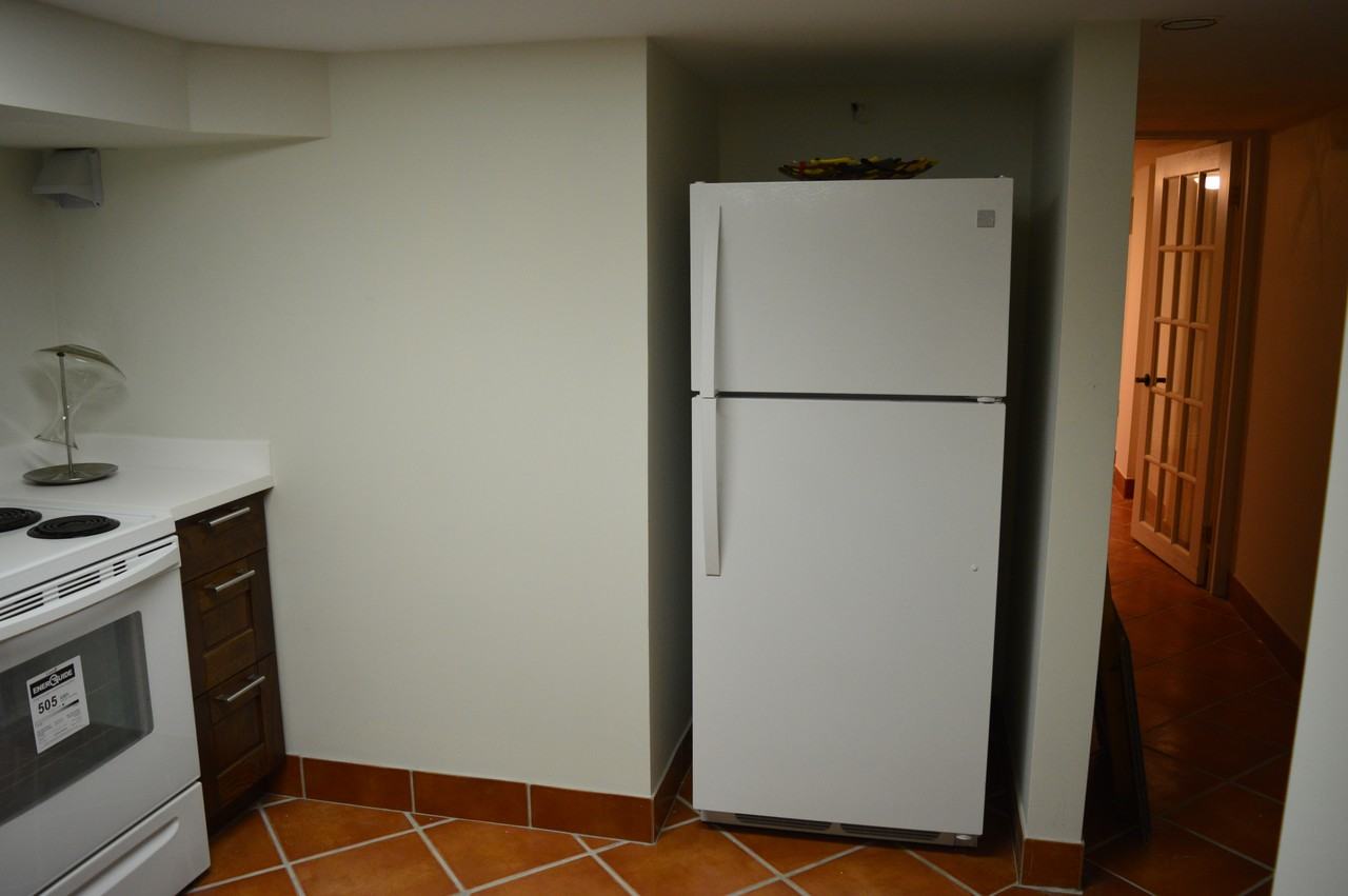 270 Campbell Avenue - Photo 3 of 10