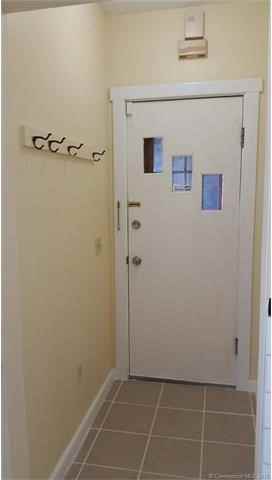 359 Oak St - Photo 3 of 21