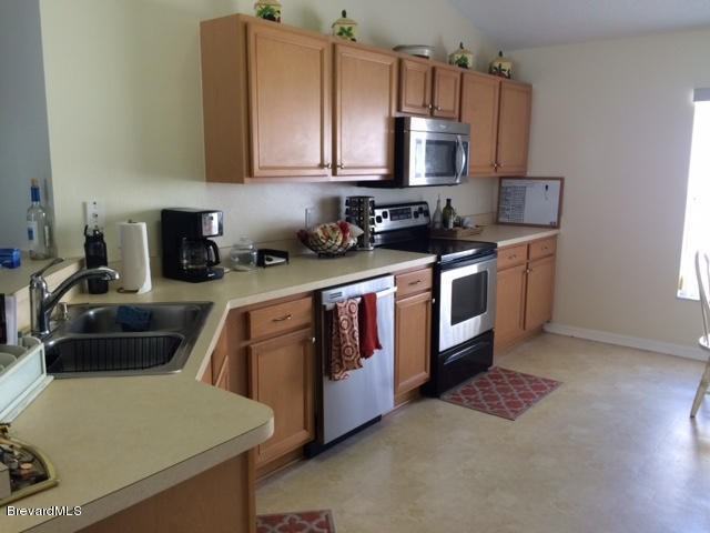 515 Sedgewood Cir - Photo 3 of 12