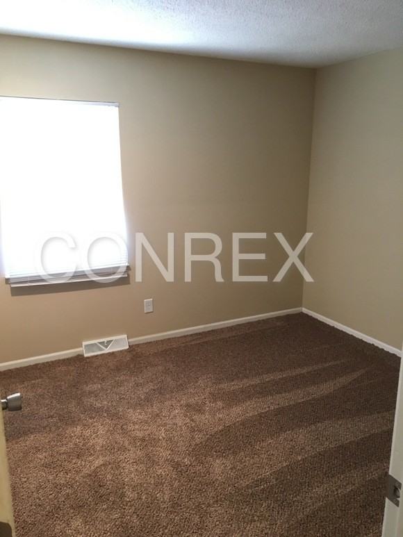 319 Monroe Ave - Photo 2 of 15