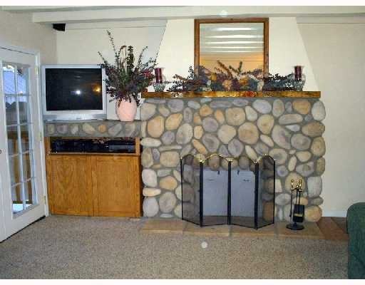 619 Rose Ln - Photo 3 of 9