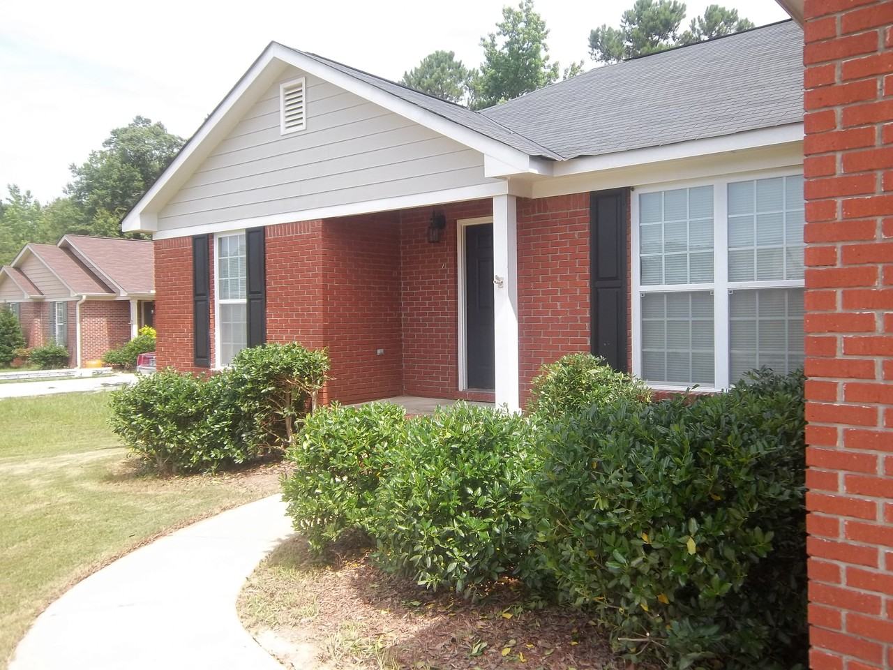 132 Lee Rd - Photo 2 of 22