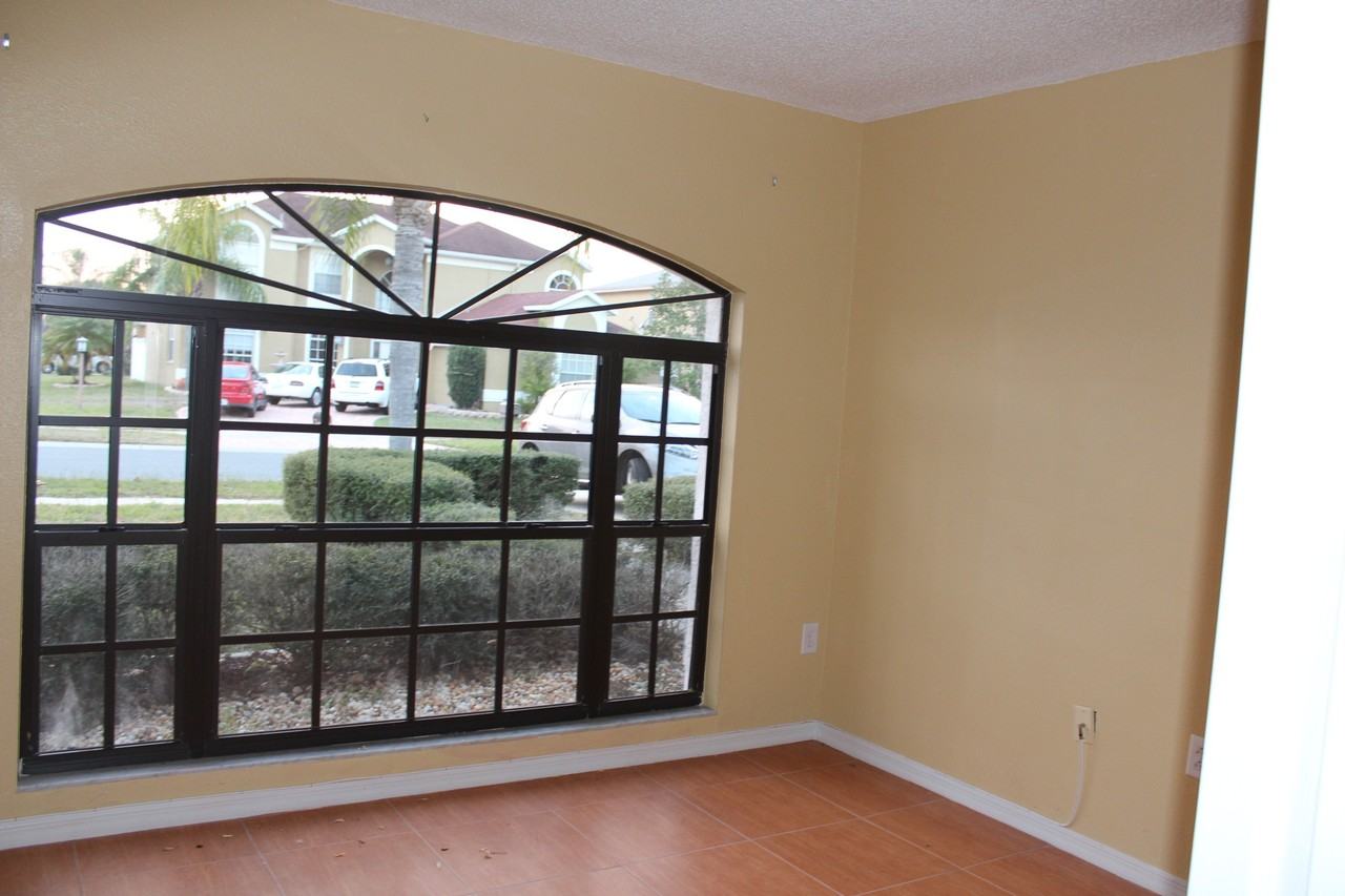 11305 Georgetown Cir - Photo 2 of 18