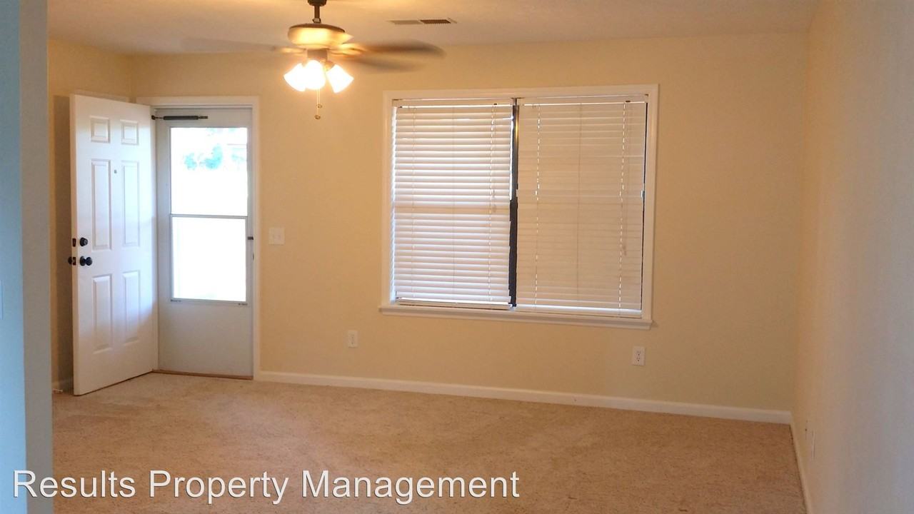 354 Reed Rd - Photo 3 of 8