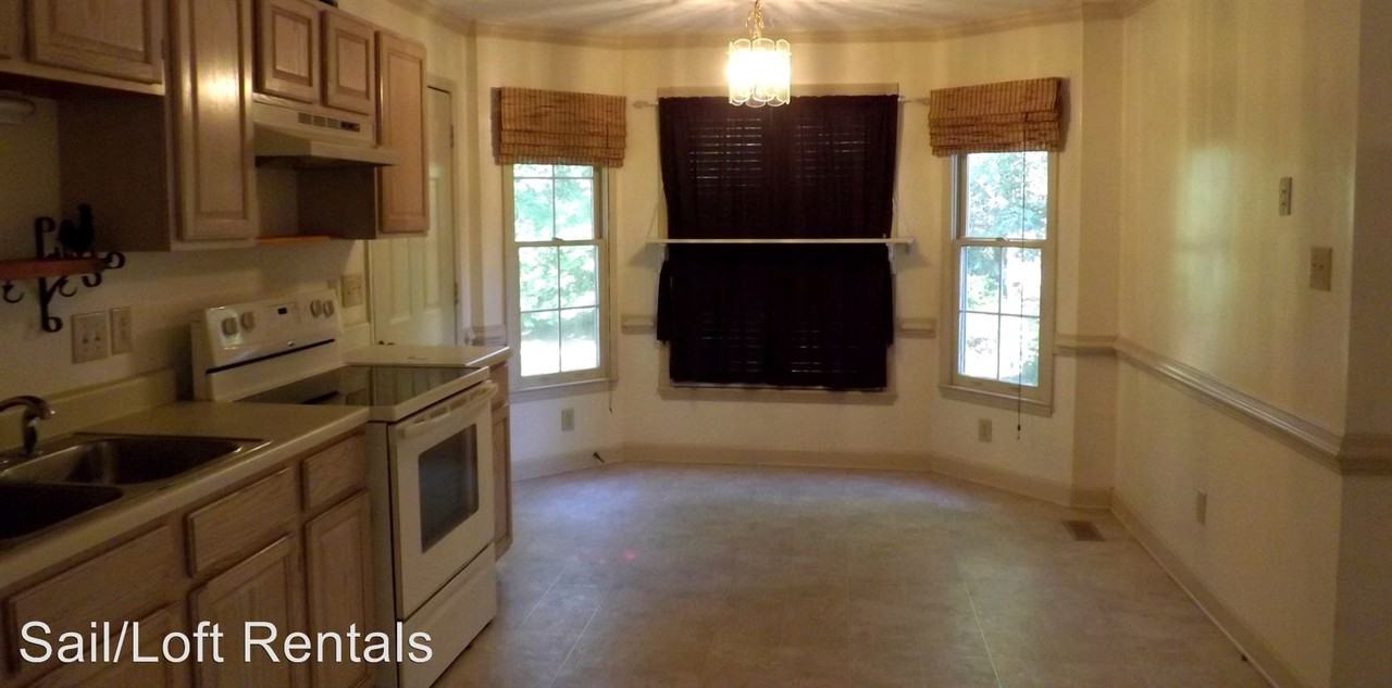 101 Secretariat Dr - Photo 3 of 12