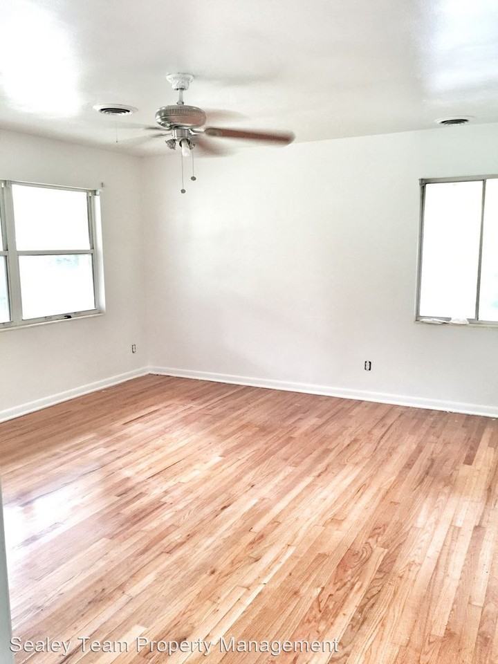 2006 Rosedale Dr - Photo 2 of 7