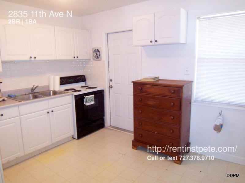 2835 11th Ave N - Photo 3 of 31