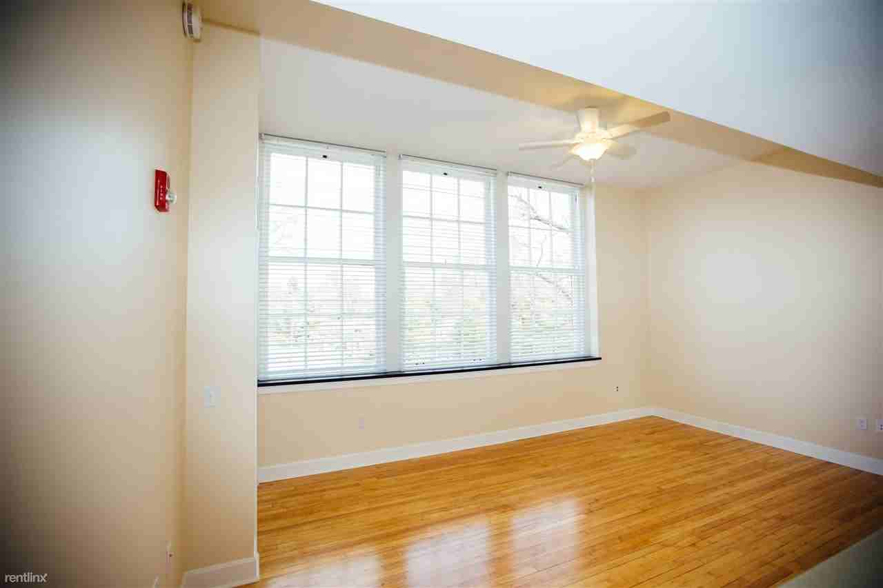 Versailles School Apartments 124 Macey Ave, Versailles, KY 40383 Zumper