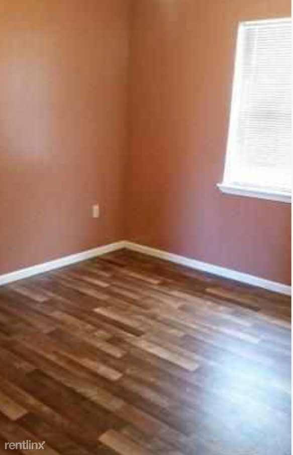 19416 Fig St - Photo 2 of 4