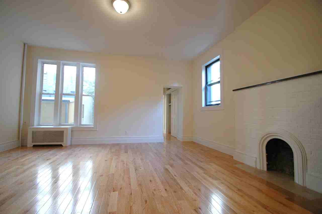 Lexington Ave & E 36th St #3D