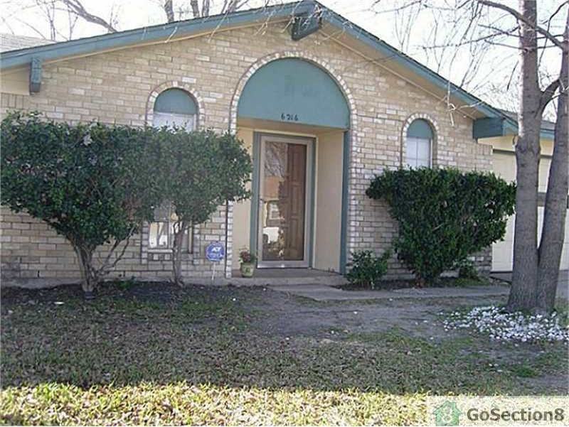 6216 Locust St - Photo 3 of 5