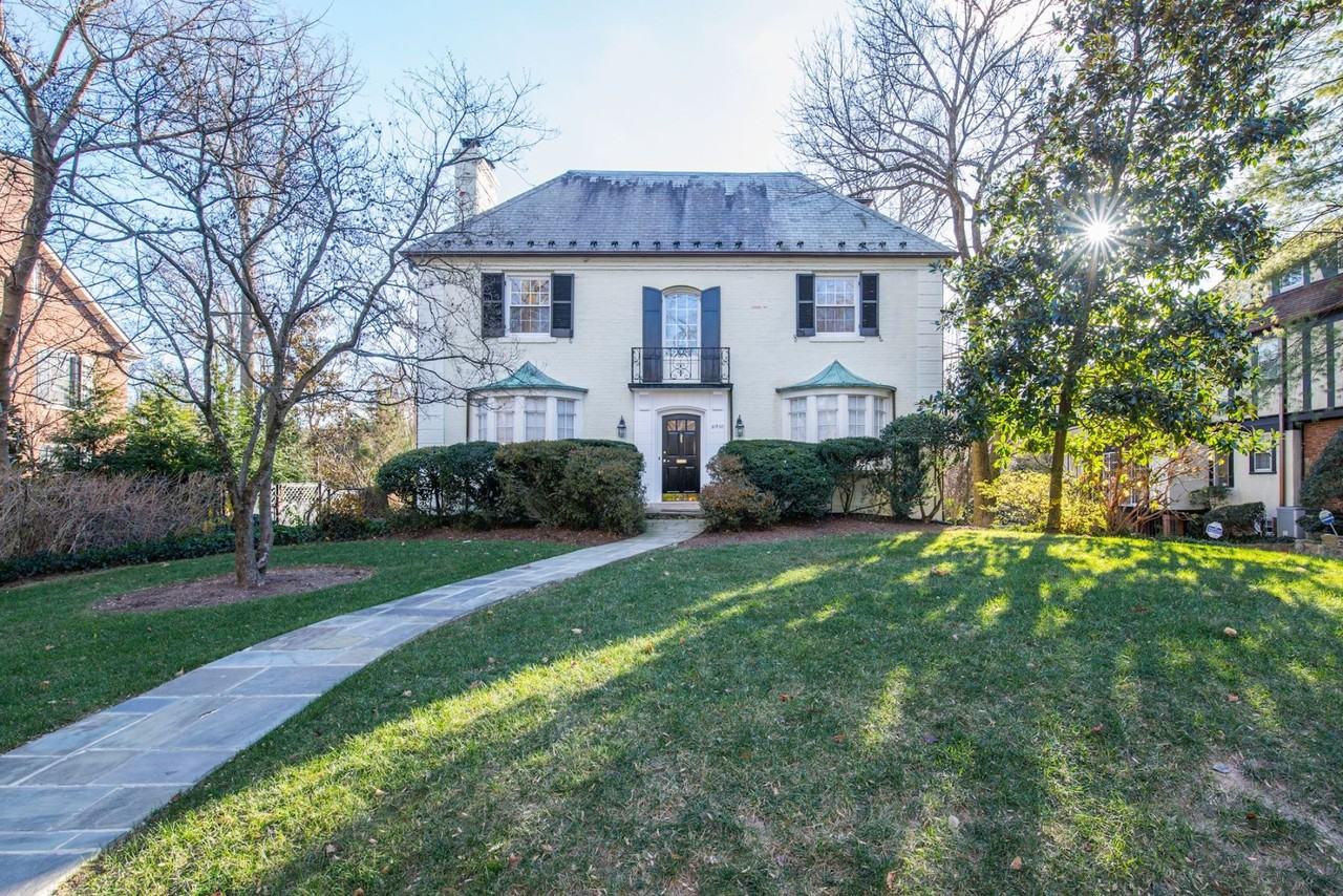 4910 Hillbrook Ln NW - Photo 2 of 32