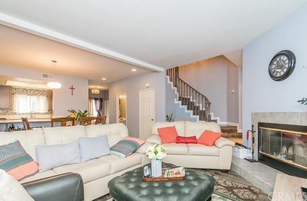 15052 Ocaso Ave - Photo 3 of 11