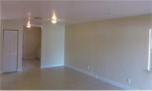 2711 NW 13th St - Photo 2 of 8