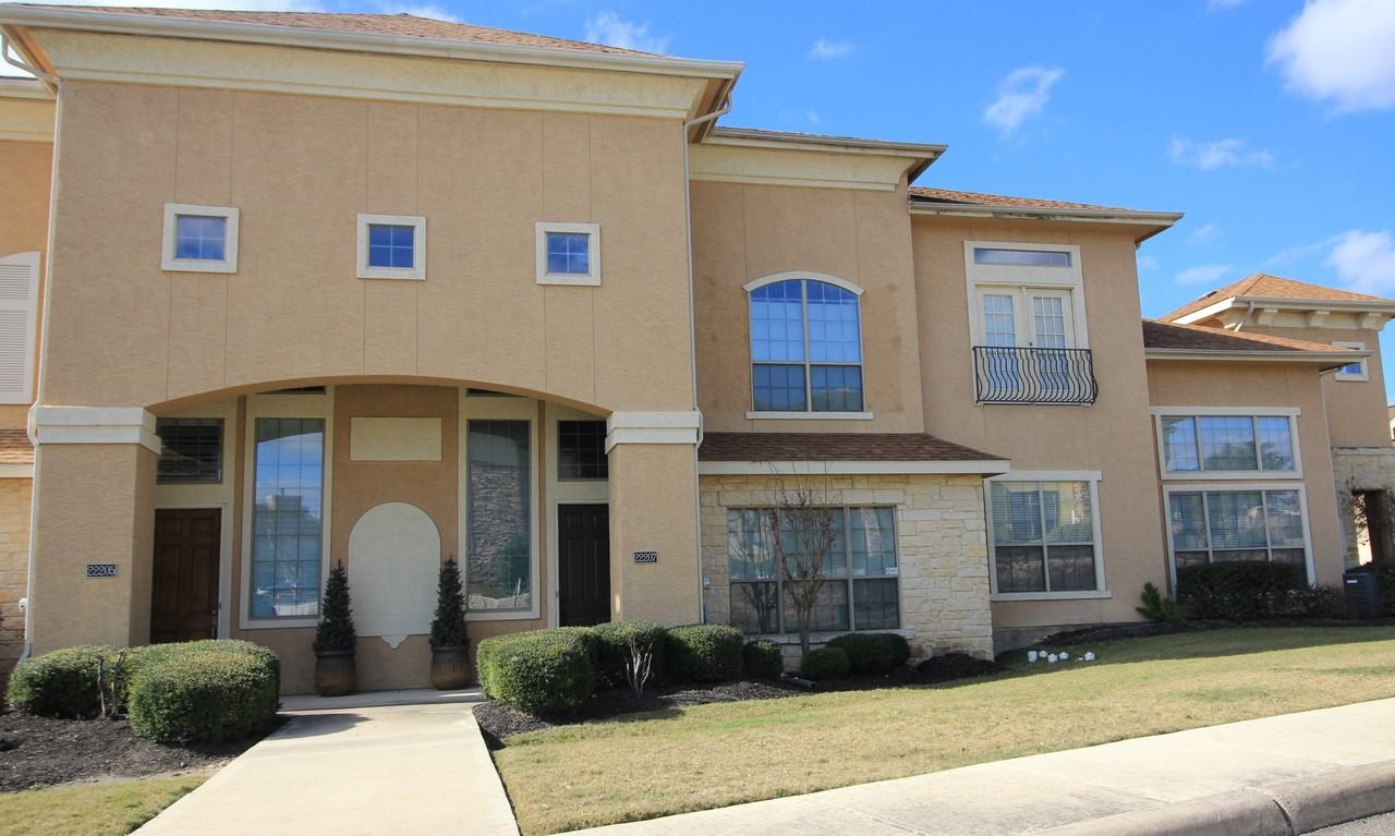 22207 Sausalito Ct - Photo 2 of 25