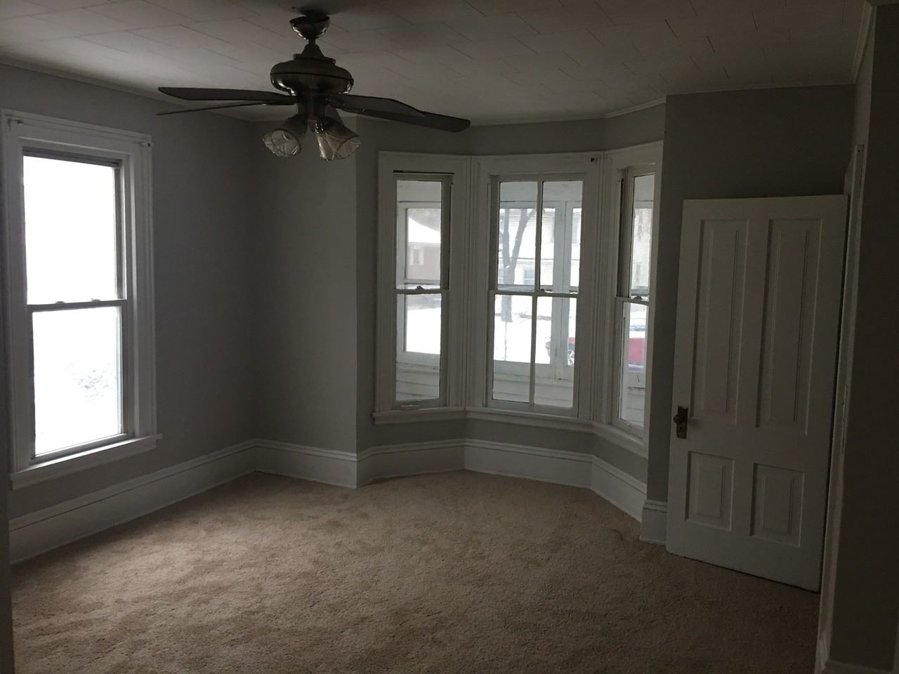 653 Fillmore St NE - Photo 3 of 12