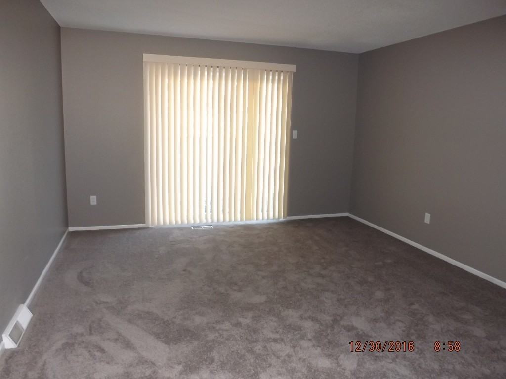 9712 E 35th Terrace S - Photo 2 of 9