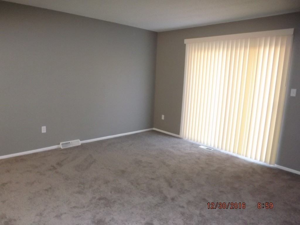 9712 E 35th Terrace S - Photo 3 of 9