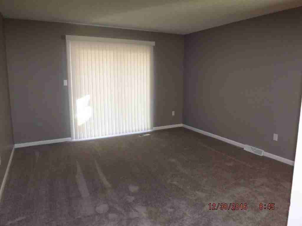 9714 E 35th Terrace S - Photo 3 of 8