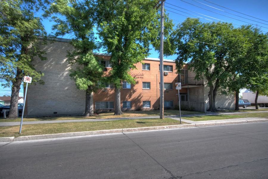 111 Grey St - Photo 3 of 25