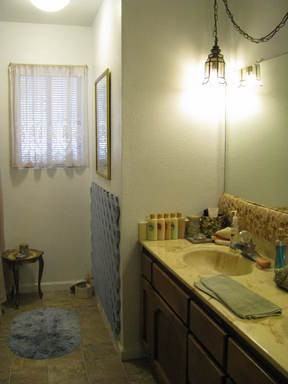 3807 Circle J Rd - Photo 3 of 7