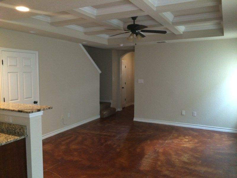 4931 Flipper Dr - Photo 3 of 9