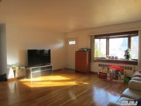 7 John Pl - Photo 2 of 15