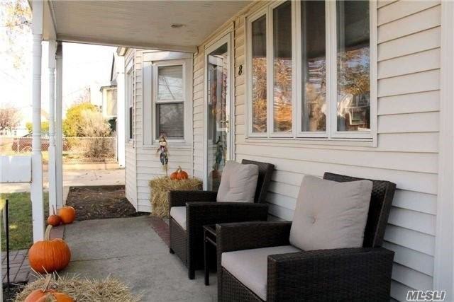 8 Buchanan Ave - Photo 2 of 16