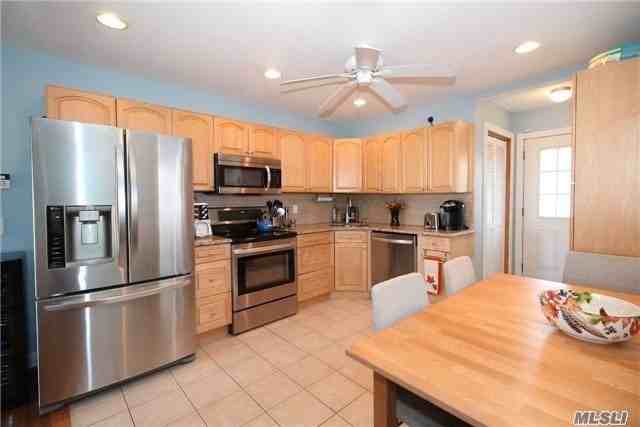 8 Buchanan Ave - Photo 3 of 16