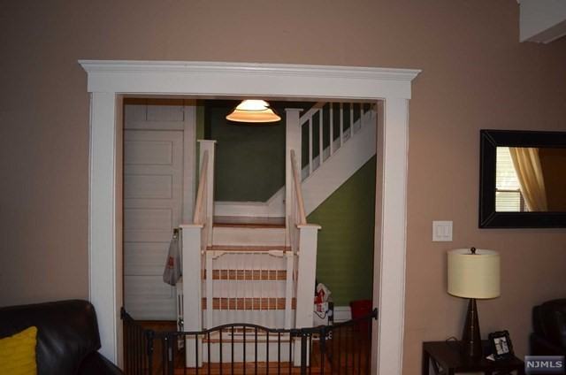 84 7th St - Photo 3 of 13