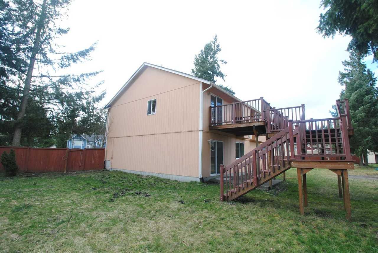 21607 83rd Ave E - Photo 3 of 20