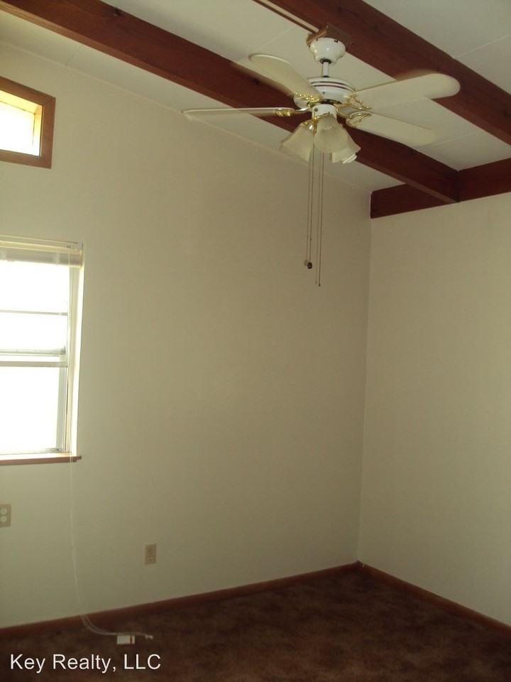 1803 Roscommon Dr - Photo 3 of 3