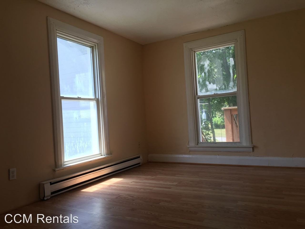 31 Pleasant St - Photo 2 of 6