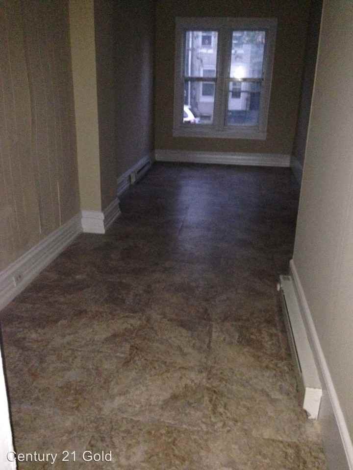 410 N 2nd St - Photo 3 of 7