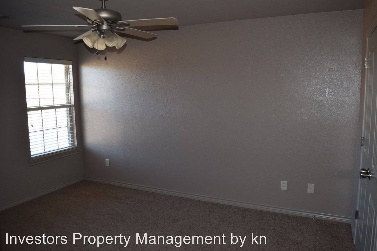12101 Lynwood Dr - Photo 3 of 11