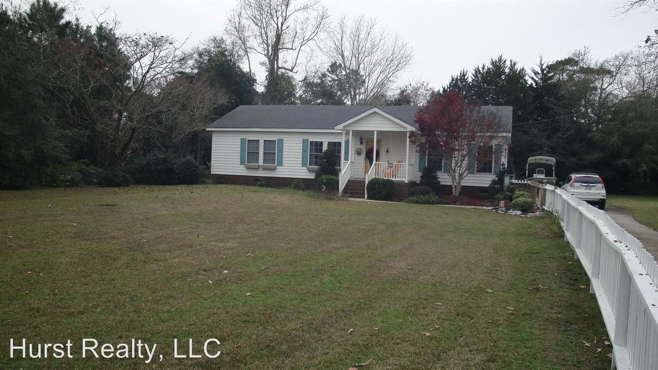 306 Holly Ln - Photo 2 of 21