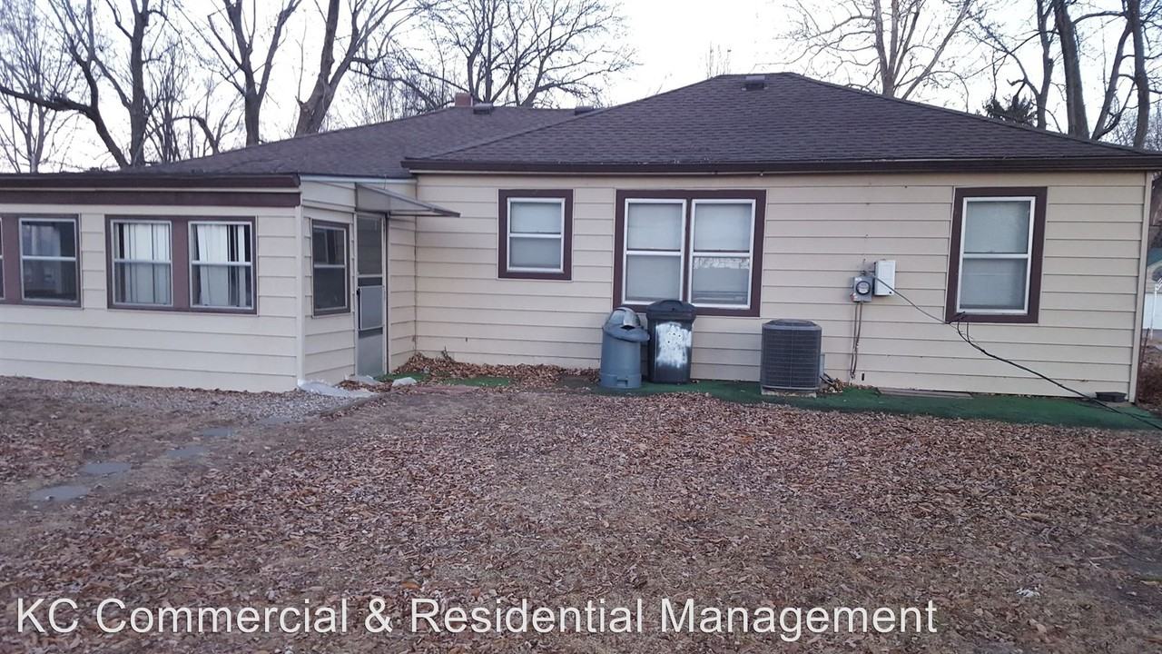 4436 S Cottage Ave - Photo 2 of 9