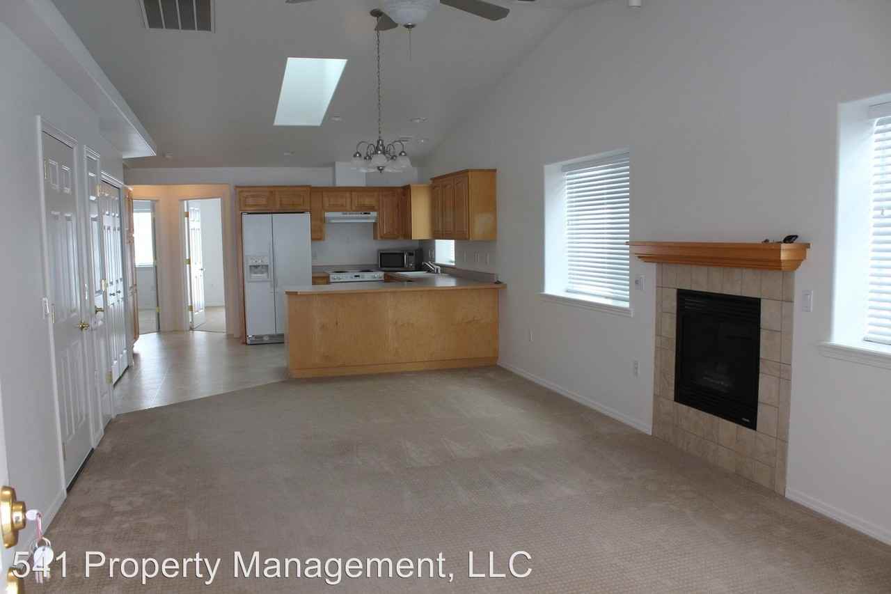 2013 & 2015 Harvard Way - Photo 2 of 12