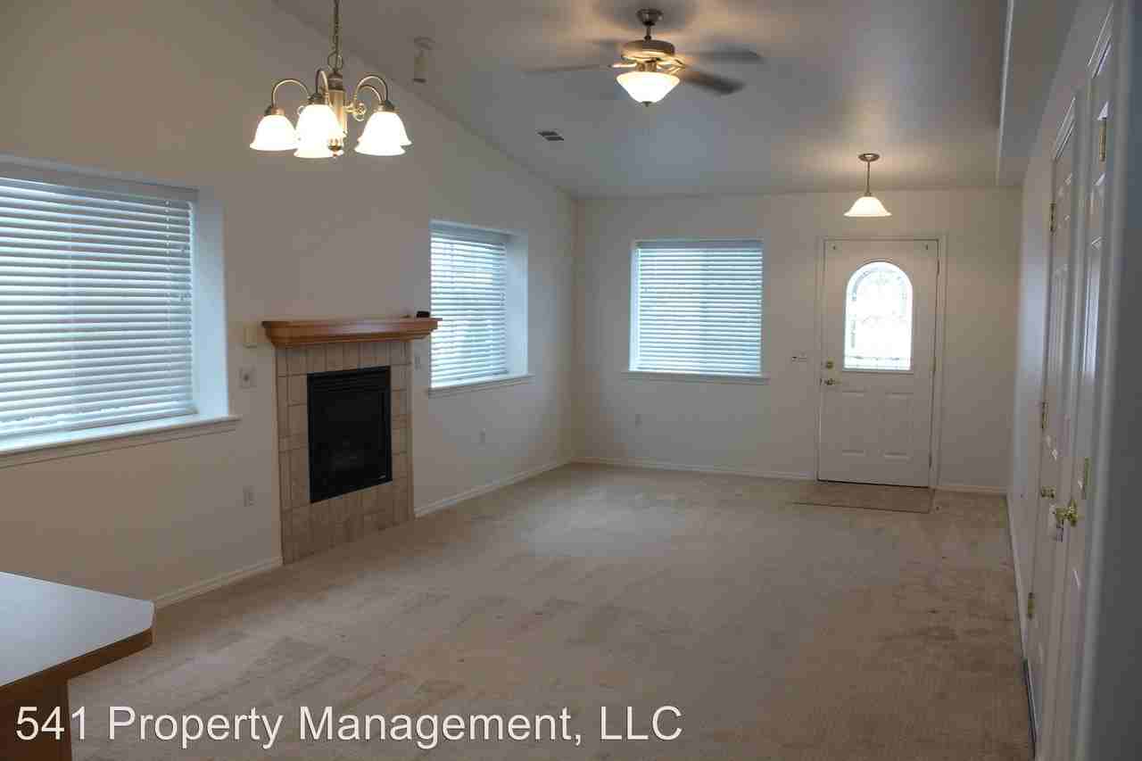 2013 & 2015 Harvard Way - Photo 3 of 12