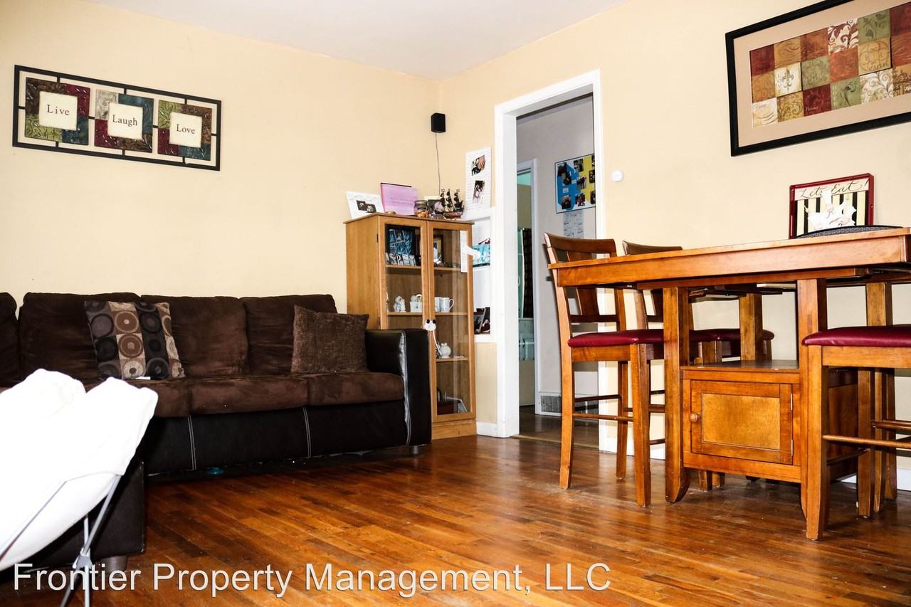 1927 Lincoln Dr - Photo 3 of 43