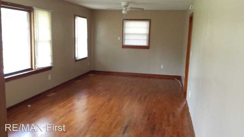 144 Lou Goddard Ln - Photo 3 of 14