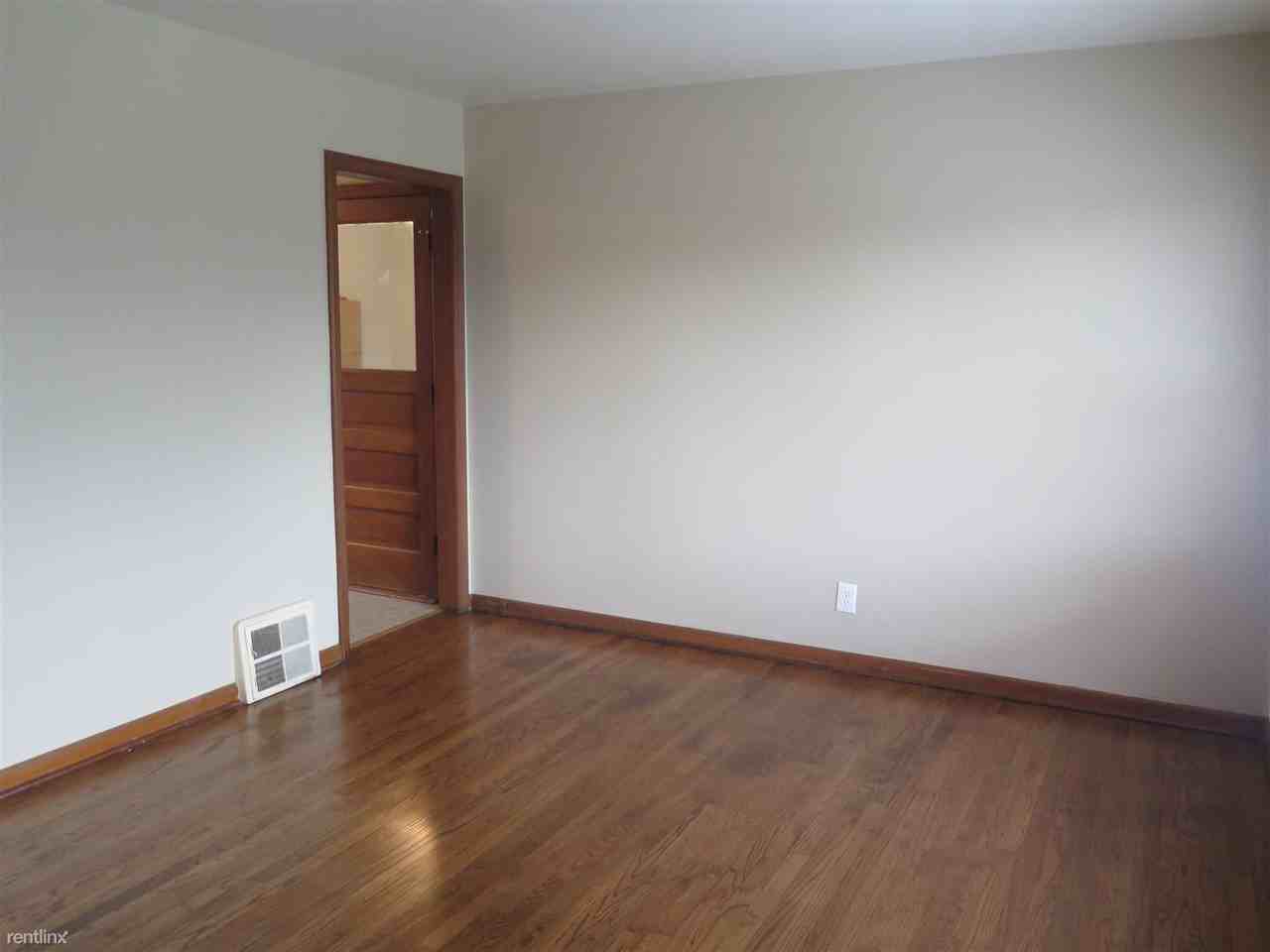 511 W 91 Terrace - Photo 2 of 10