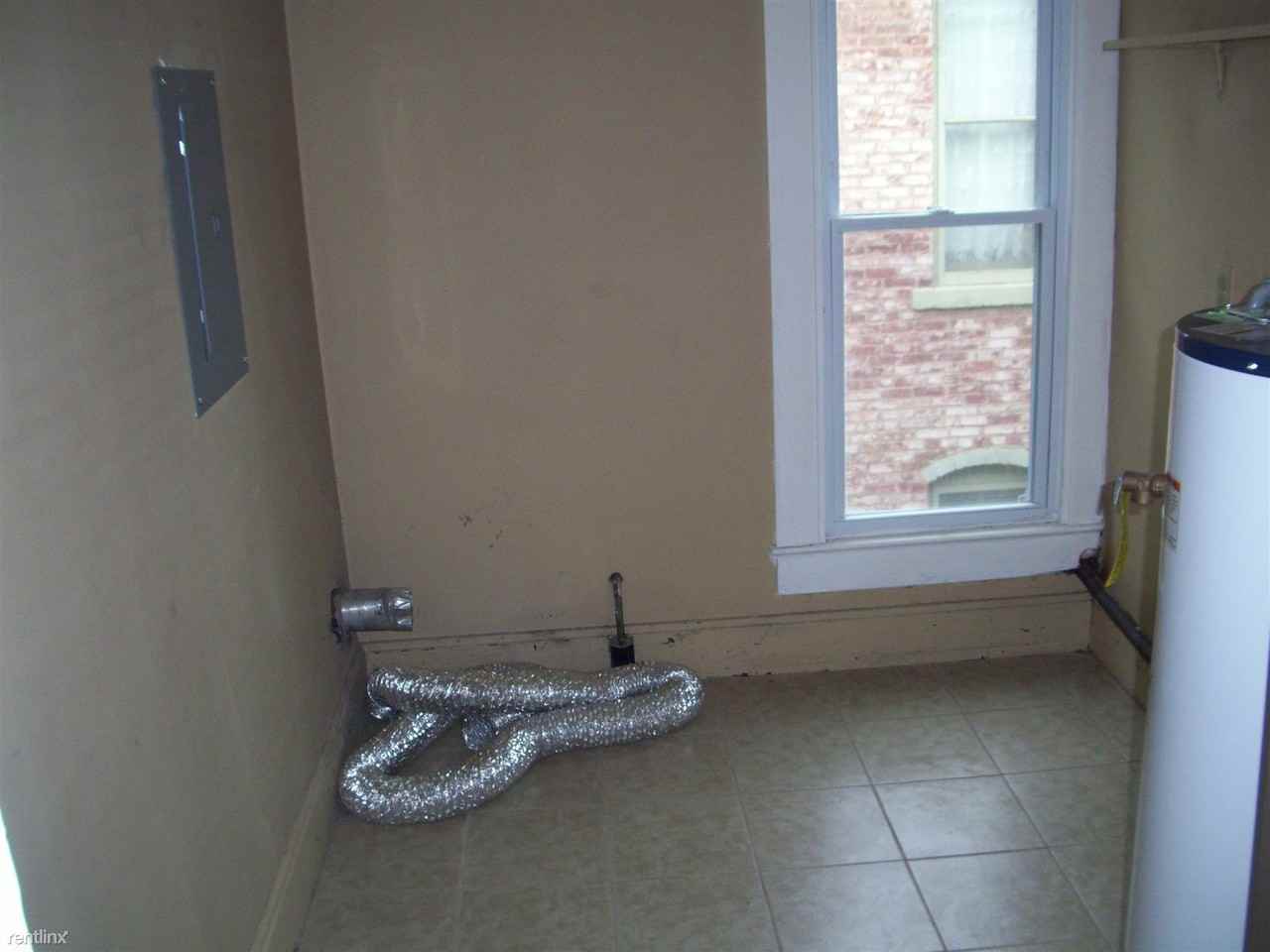 33-1 W Locust St - Photo 2 of 11