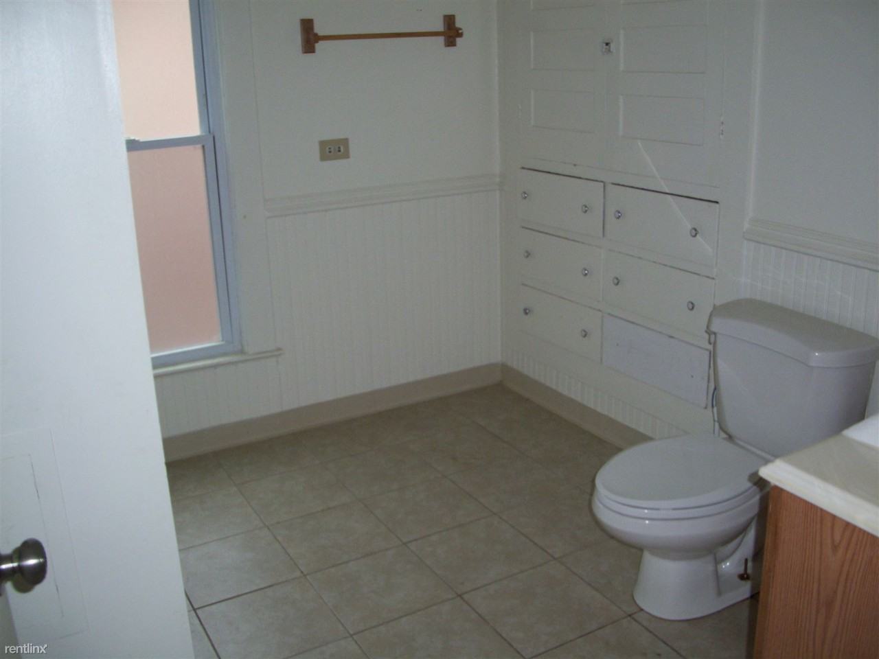 33-1 W Locust St - Photo 3 of 11