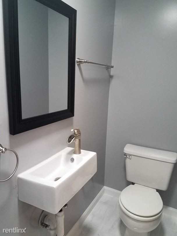 18524 Clovercrest Cir - Photo 2 of 3