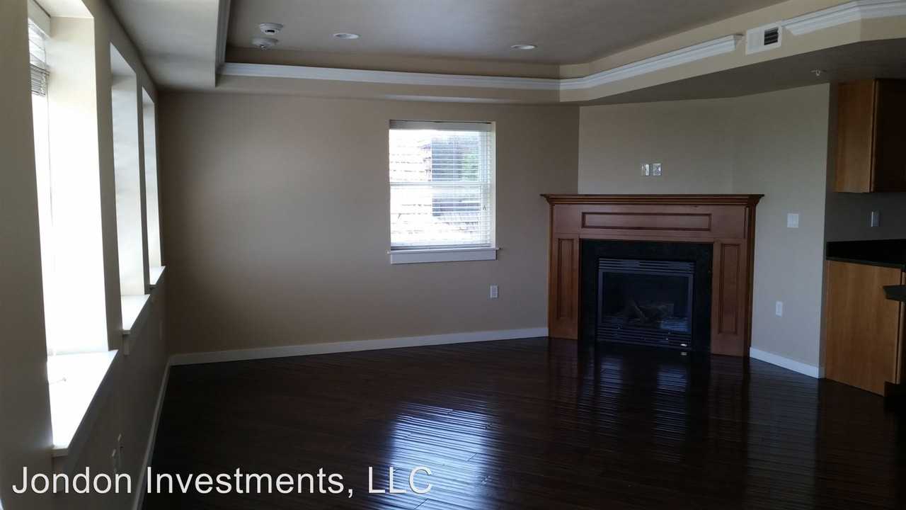 283 E South Temple - Photo 2 of 16