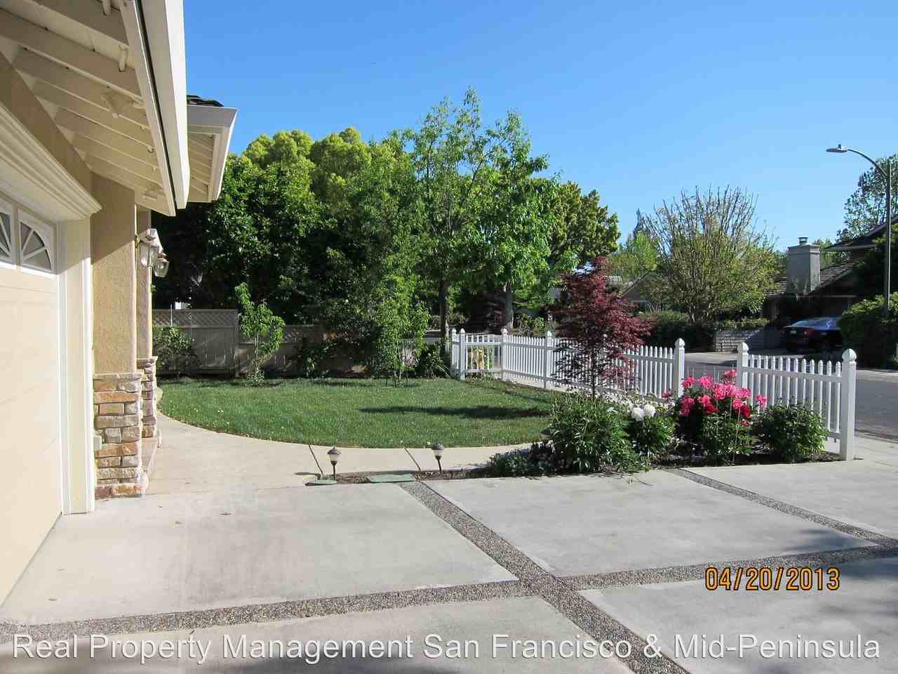 274 Walter Hays Dr - Photo 2 of 5