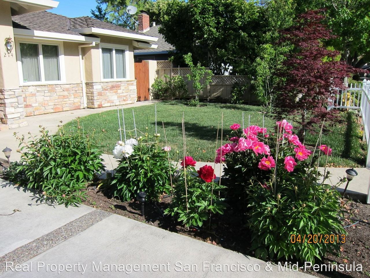 274 Walter Hays Dr - Photo 3 of 5