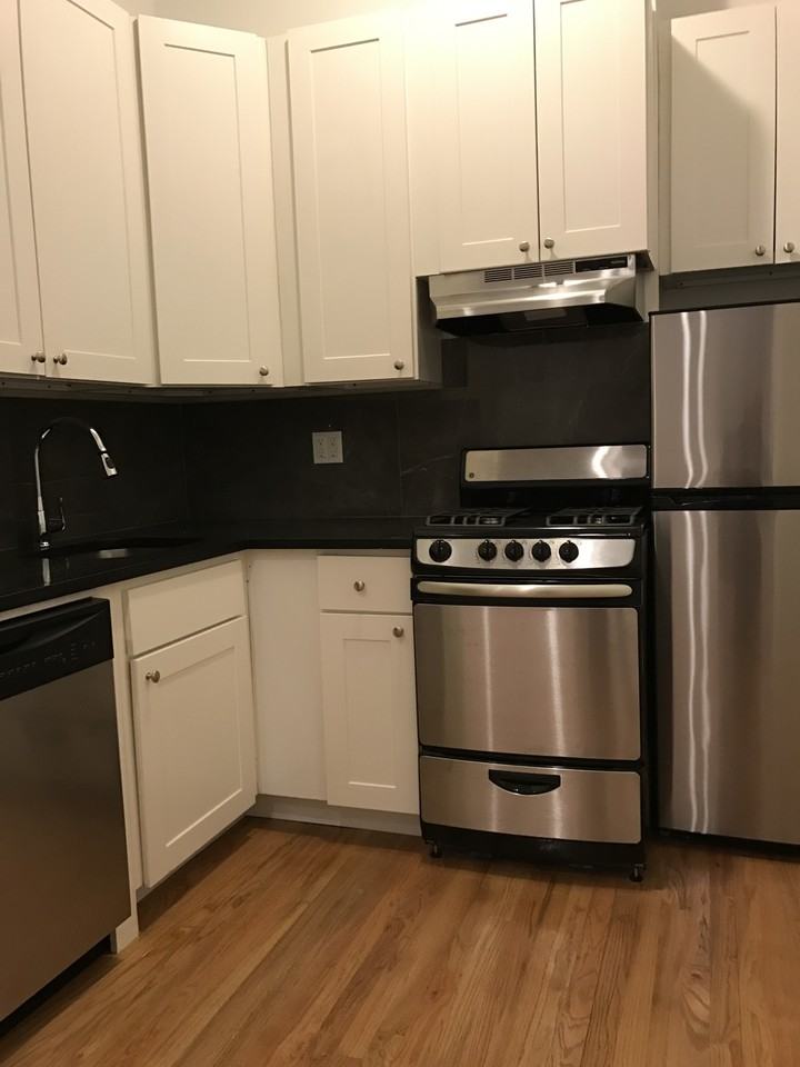 Maiden Ln & Nassau St #10-B