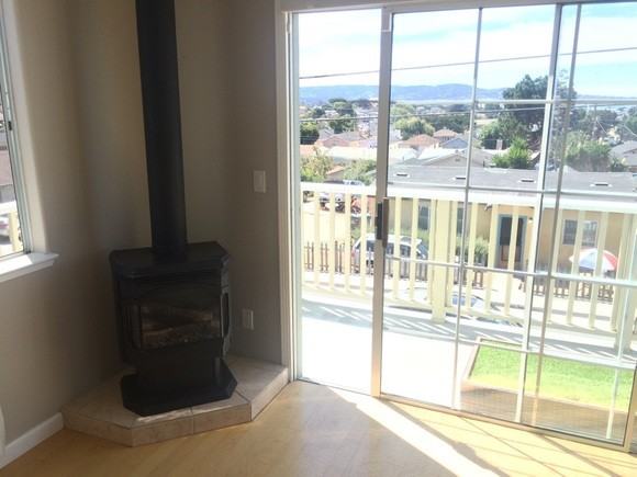 1570 Luxton St - Photo 3 of 4